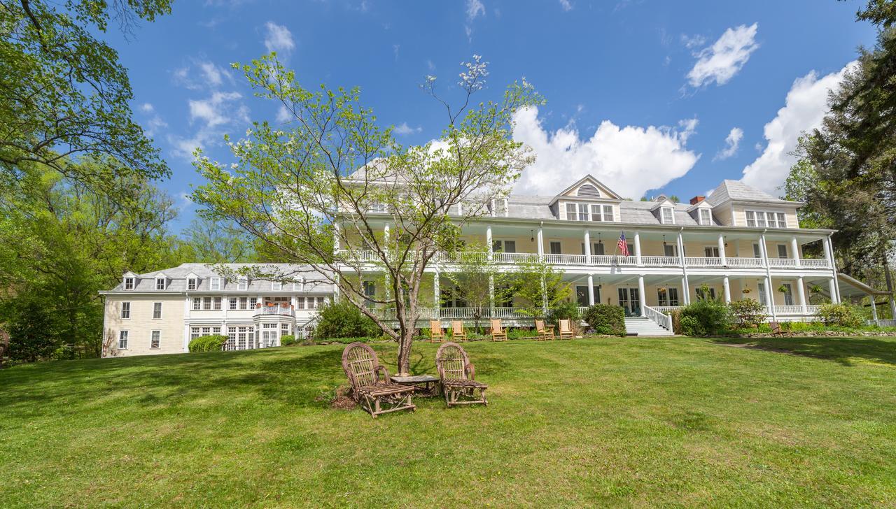 Grand Old Lady Hotel เวย์นวิลล์ ภายนอก รูปภาพ